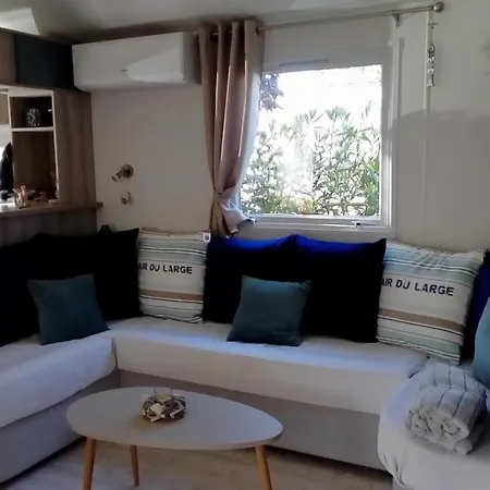 Camping Le Montourey Azur 78 Campsite *