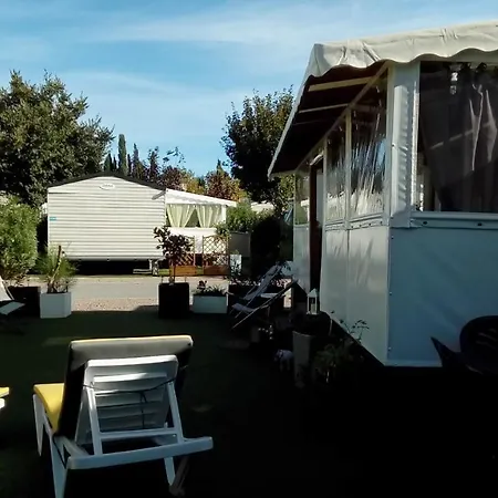 Camping Le Montourey Azur 78 Campsite *
