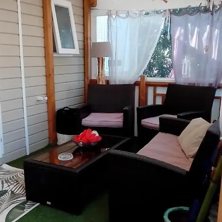 Camping Le Montourey Azur 78 * Frejus