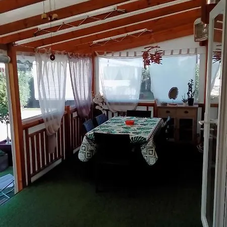 Camping Le Montourey Azur 78 * Frejus